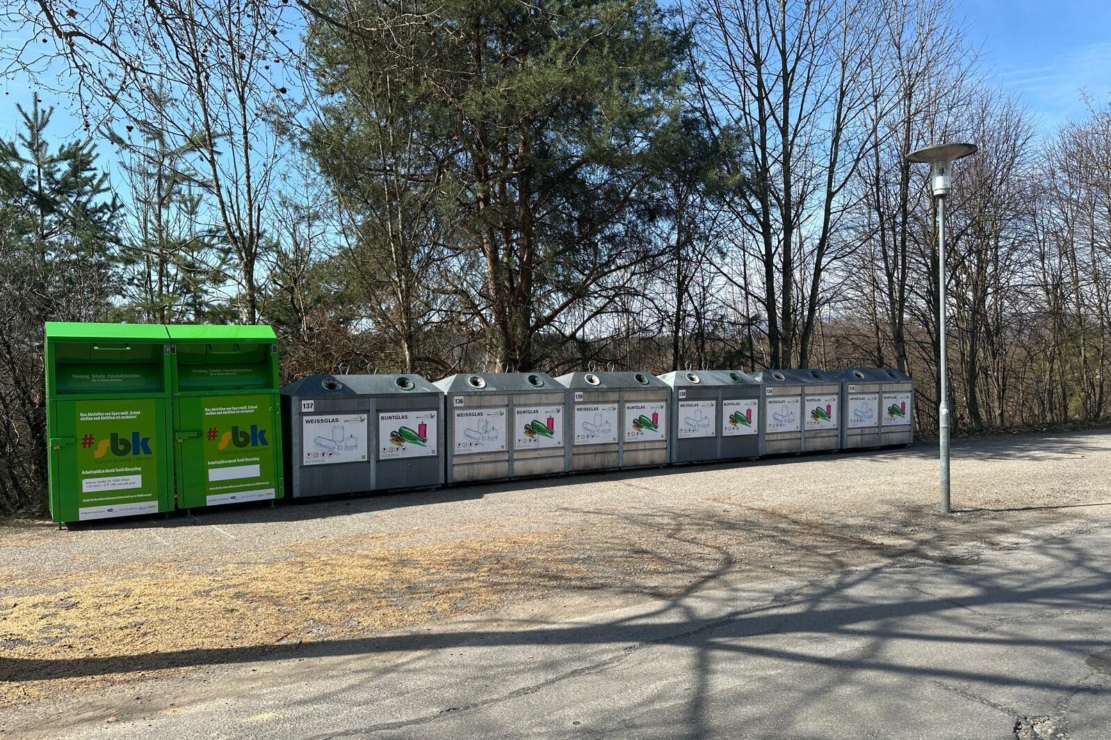 Die Müllinsel befindet sich vorübergehend in der Dueler Straße.