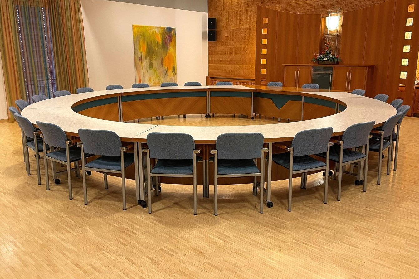 Der Gemeinderat der Gemeinde Wernberg tagt am Mittwoch, 15. April 2026, mit Beginn um 19.00 Uhr.